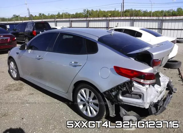5XXGT4L32HG123716_3.webp