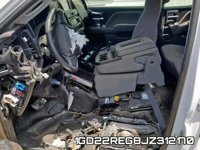 1GD22REG8JZ312170_5.webp