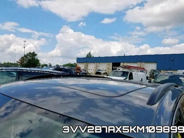 3VV2B7AX5KM109899_9.webp