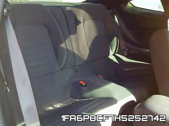 1FA6P8CF7H5252742_6.webp