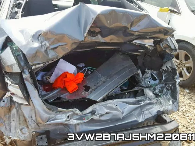 3VW2B7AJ5HM220811