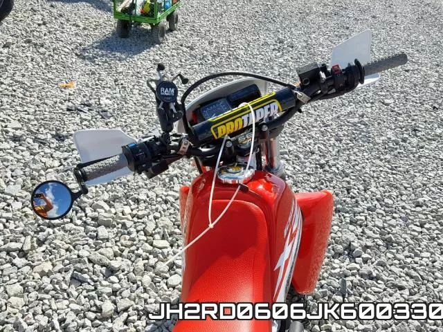 JH2RD0606JK600330_5.webp