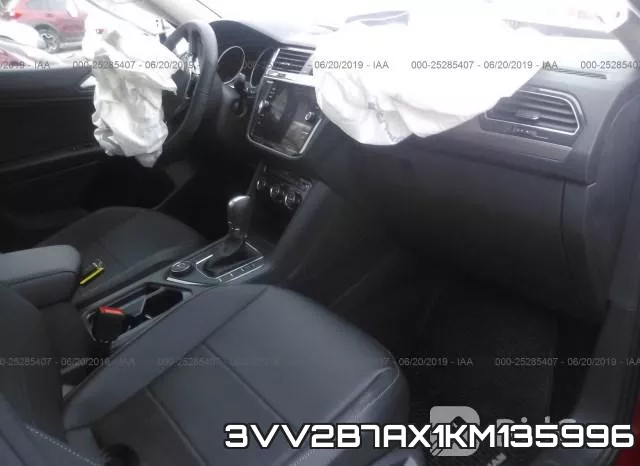 3VV2B7AX1KM135996