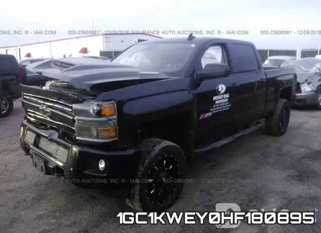 1GC1KWEY0HF180895_2.webp