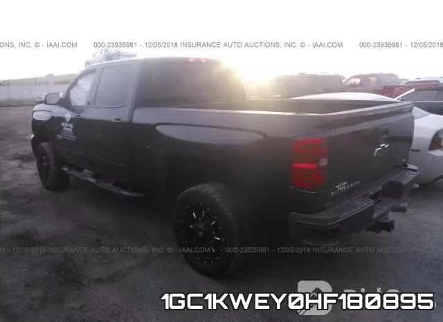 1GC1KWEY0HF180895_3.webp