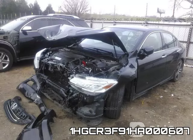 1HGCR3F91HA000607_2.webp