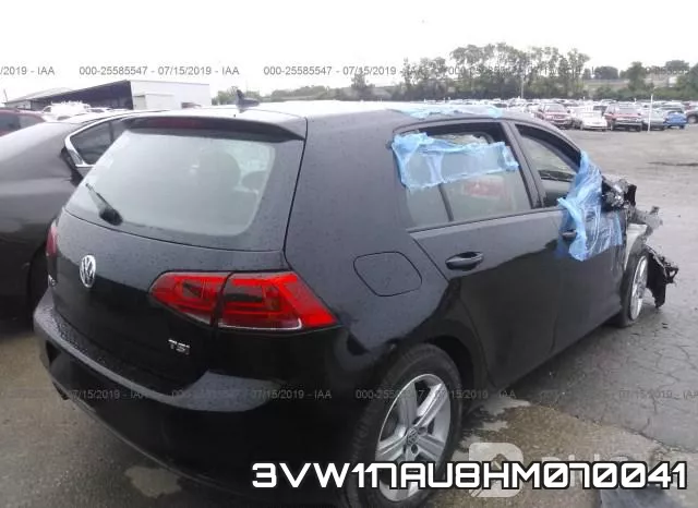 3VW117AU8HM070041_4.webp
