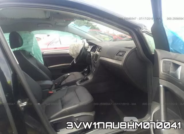 3VW117AU8HM070041_5.webp