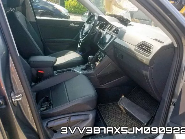 3VV3B7AX5JM090922_5.webp