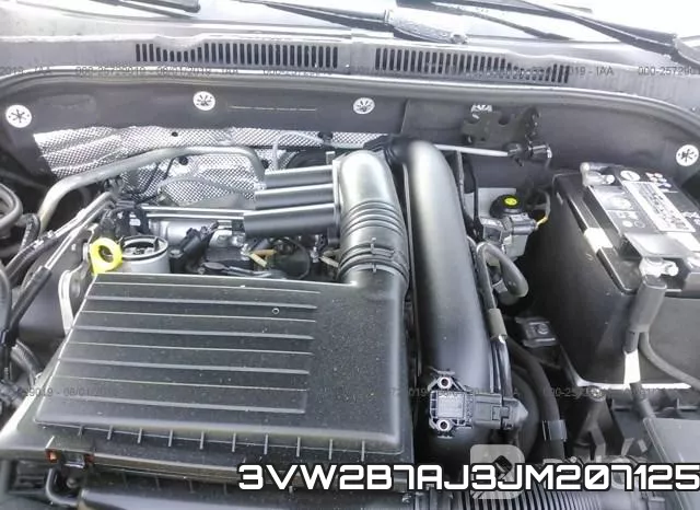 3VW2B7AJ3JM207125_10.webp