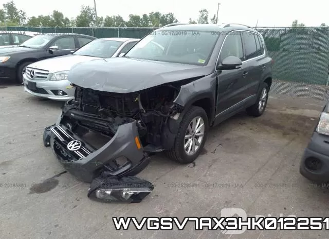 WVGSV7AX3HK012251_2.webp