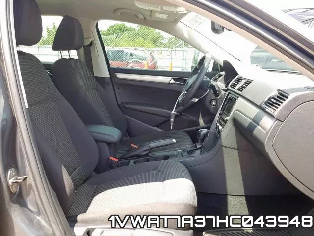 1VWAT7A37HC043948_5.webp