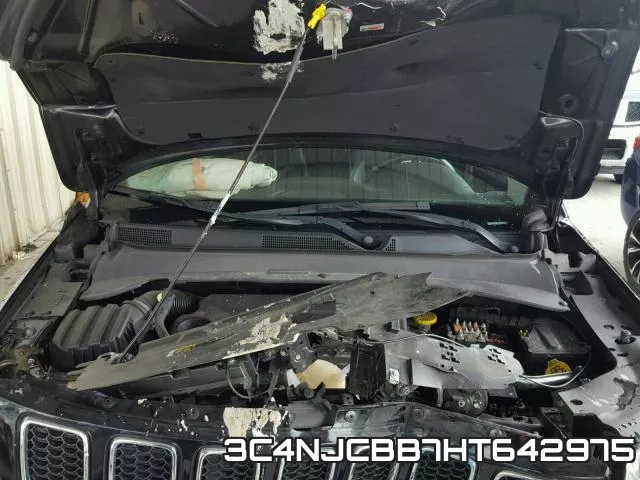3C4NJCBB7HT642975_7.webp