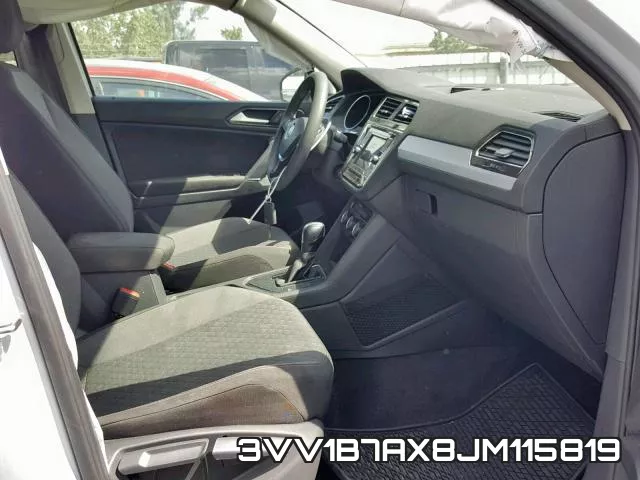 3VV1B7AX8JM115819_5.webp