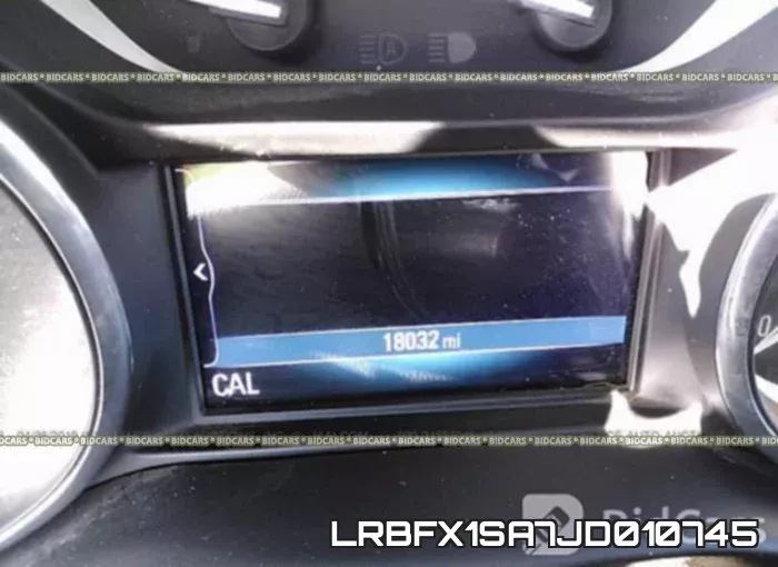 LRBFX1SA7JD010745_7.webp