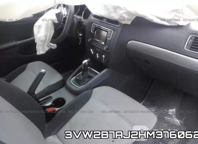 3VW2B7AJ2HM376062_5.webp