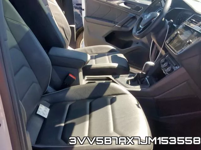 3VV5B7AX7JM153558_5.webp