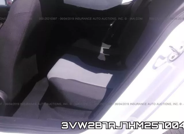 3VW2B7AJ7HM257004_8.webp