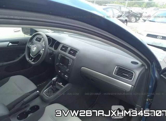 3VW2B7AJXHM345707_5.webp