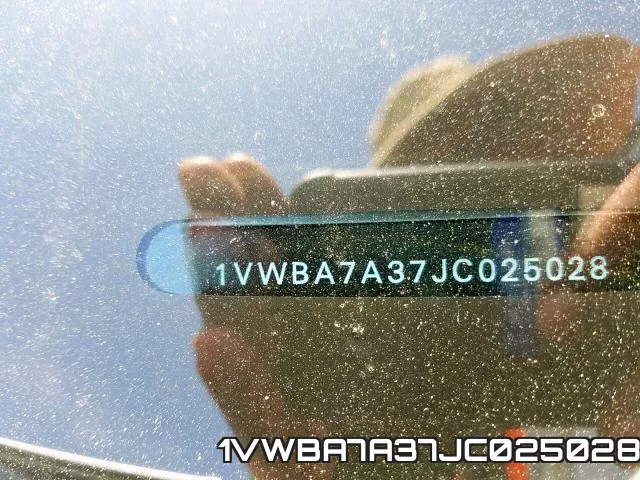 1VWBA7A37JC025028_10.webp