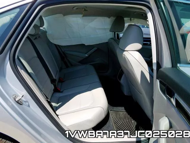 1VWBA7A37JC025028_6.webp