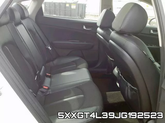 5XXGT4L39JG192523_6.webp