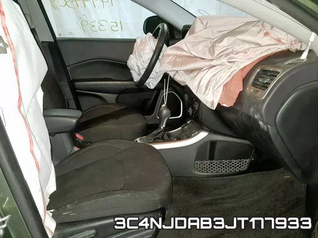 3C4NJDAB3JT177933_5.webp