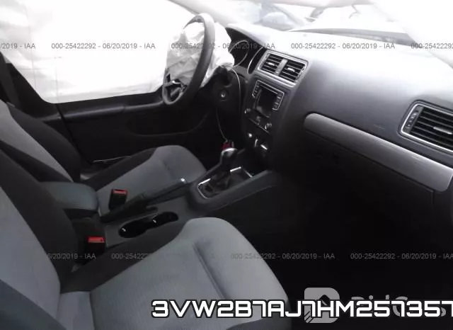3VW2B7AJ7HM257357_5.webp
