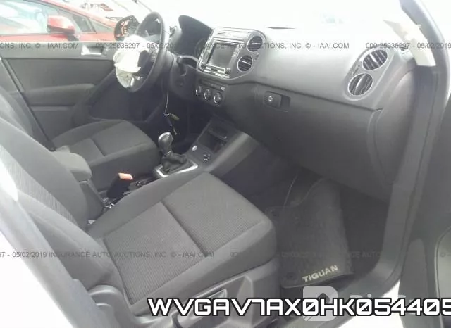 WVGAV7AX0HK054405_5.webp