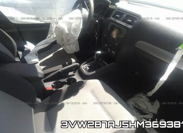 3VW2B7AJ5HM369381
