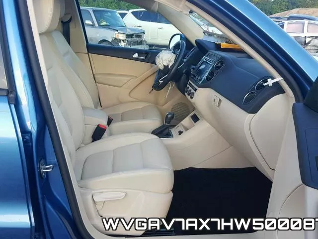 WVGAV7AX7HW500087_5.webp