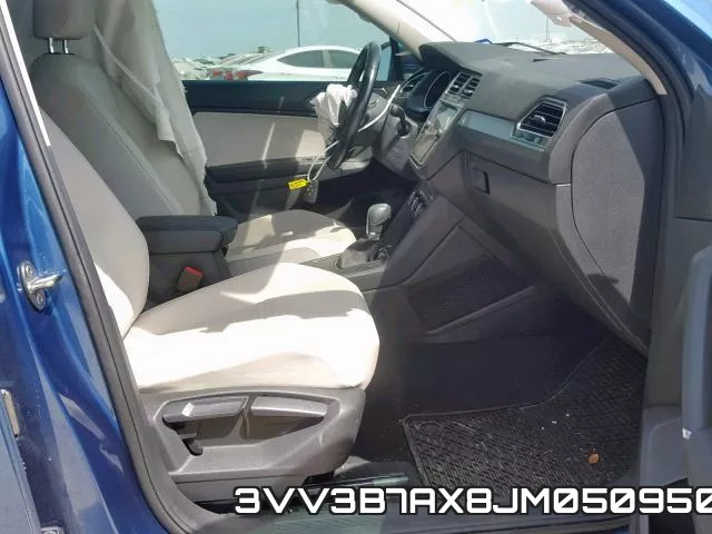 3VV3B7AX8JM050950_5.webp