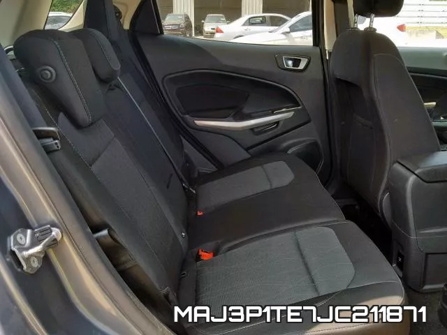 MAJ3P1TE7JC211871_6.webp