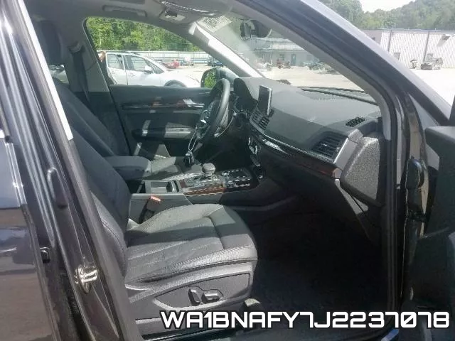WA1BNAFY7J2237078_5.webp