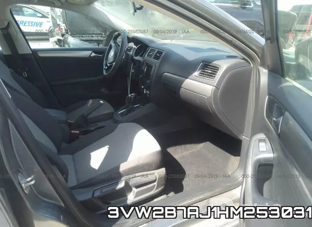 3VW2B7AJ1HM253031_5.webp