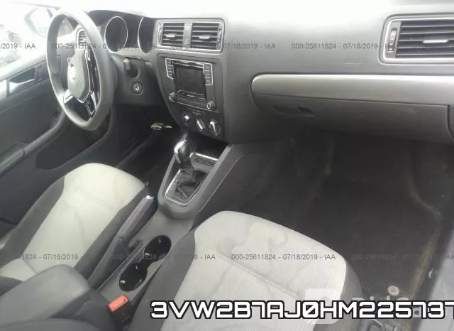 3VW2B7AJ0HM225737_5.webp