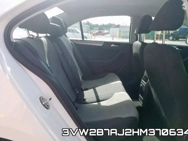 3VW2B7AJ2HM370634