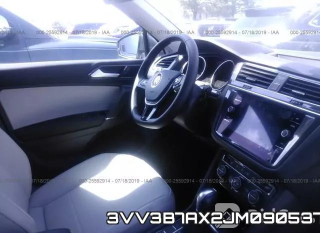 3VV3B7AX2JM090537_5.webp