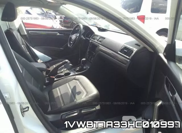1VWBT7A33HC010997_5.webp