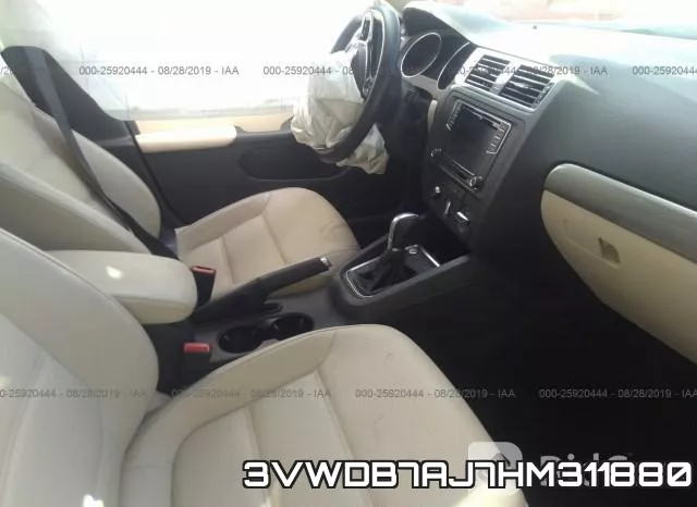 3VWDB7AJ7HM311880_5.webp