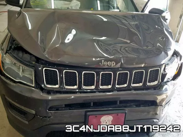 3C4NJDAB8JT179242_7.webp