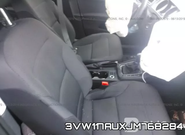 3VW117AUXJM768284_5.webp