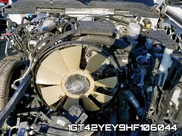 1GT42YEY9HF106044_7.webp