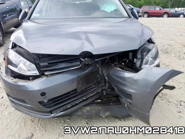 3VW217AU0HM028418_9.webp