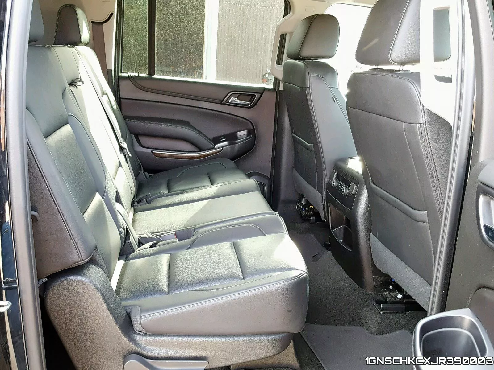 1GNSCHKCXJR390003_6.webp