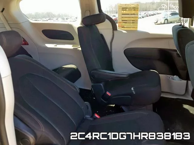 2C4RC1DG7HR838183_6.webp