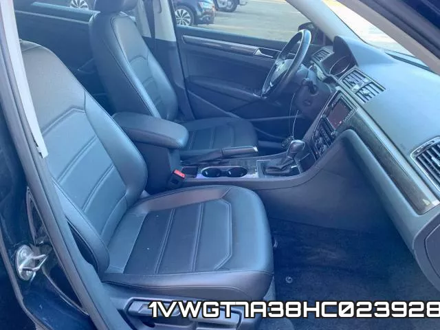 1VWGT7A38HC023928_6.webp