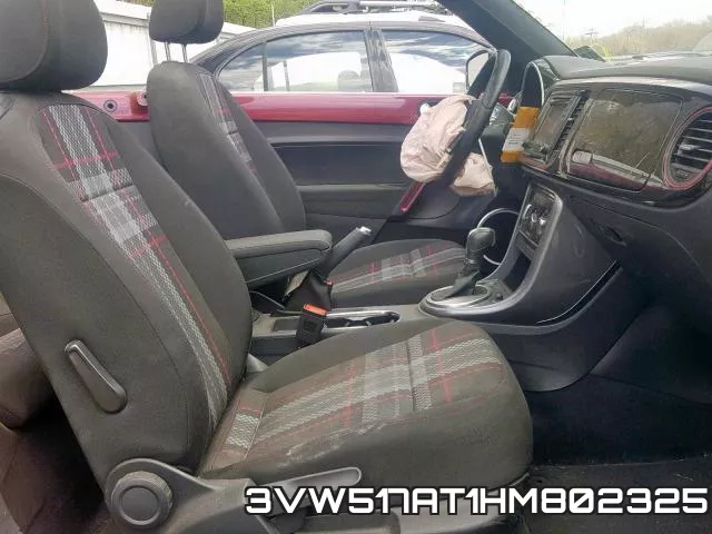 3VW517AT1HM802325_5.webp