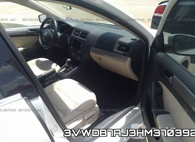 3VWDB7AJ3HM370392_5.webp