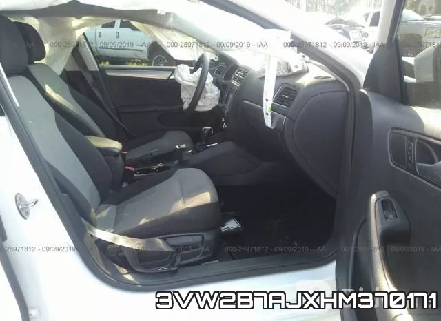 3VW2B7AJXHM370171_5.webp